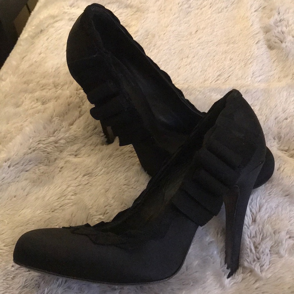 Tory Burch Heals